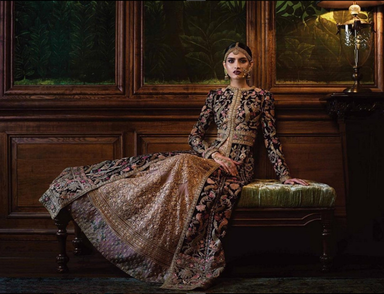 Apart From Sabyasachi, Check Out These High-End Bridal Fashion Designers  For Your D-day!