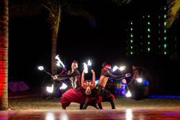 Super Glam Cancun Indian Wedding By Photographick Studios