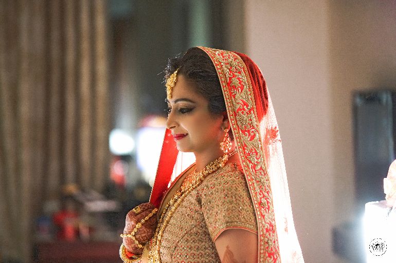 indian bridal pose