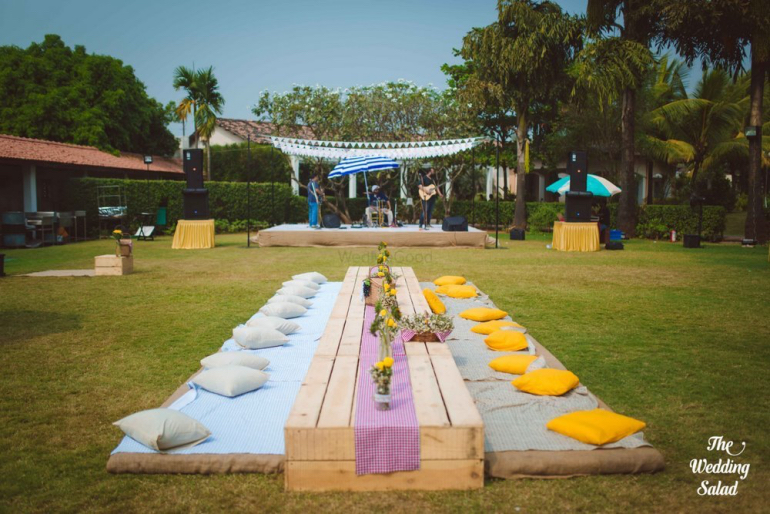 The Wedding Salad - seating