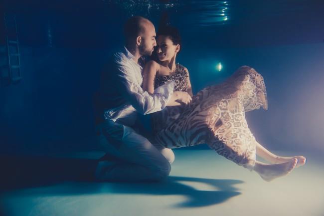 9indian underwater engagement shoot portrait