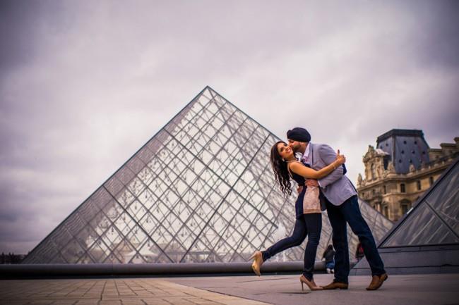 2 indian engagement session portrait louvre