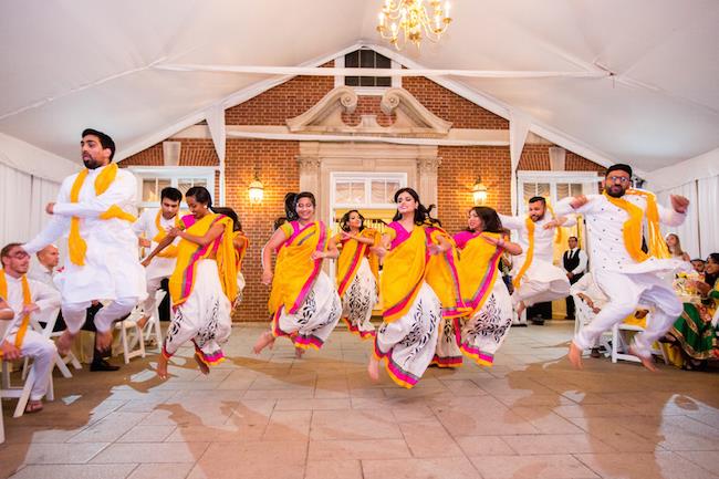 19a indian wedding dancing