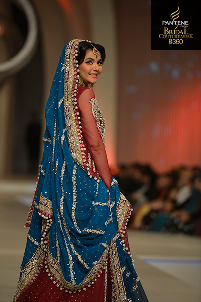 Zainab chottani blue dupatta red lengha