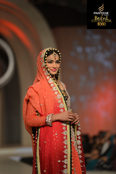 zanaib chottani red orange ombre dupatta