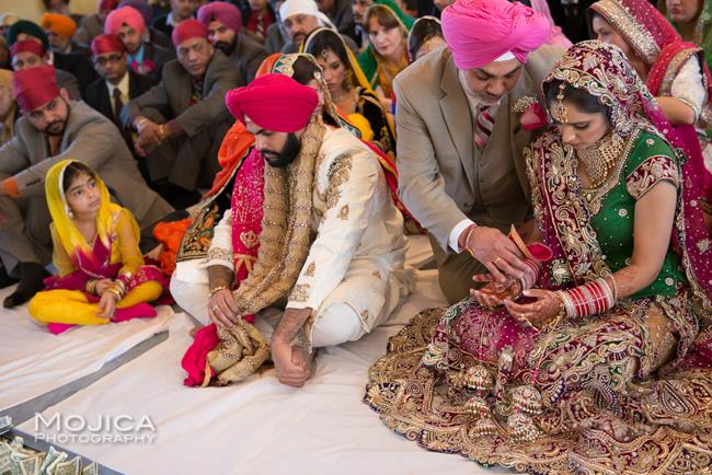 5 indian wedding sikh bride and her father anand karaj