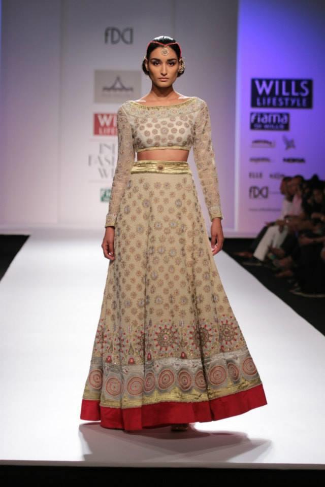 Pia Pauro Wills Lifestyle India Fashion Week long sleeve beige cream lehnga