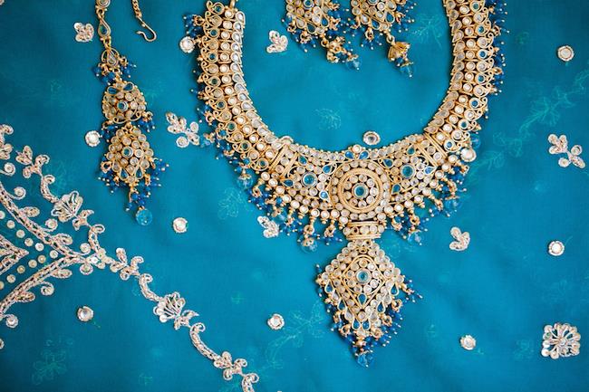 3a indian wedding gold necklace and earrings