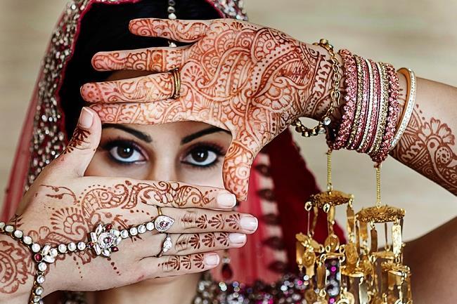 indian-wedding-bridal-mehndi-portrait-bridal-jewelry