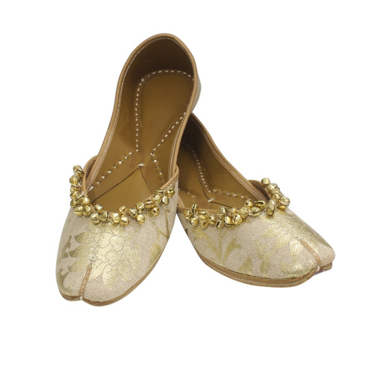 Tuesday Shoesday: Ghungaroo Juttis – The #Trendingweddingfootwear