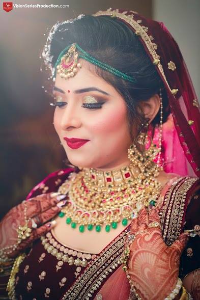 15 Ways Indian Brides Can Rock a Maang Tikka