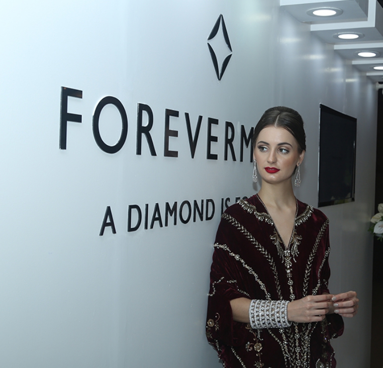 Model wearing Forevermark Model wearing Forevermark