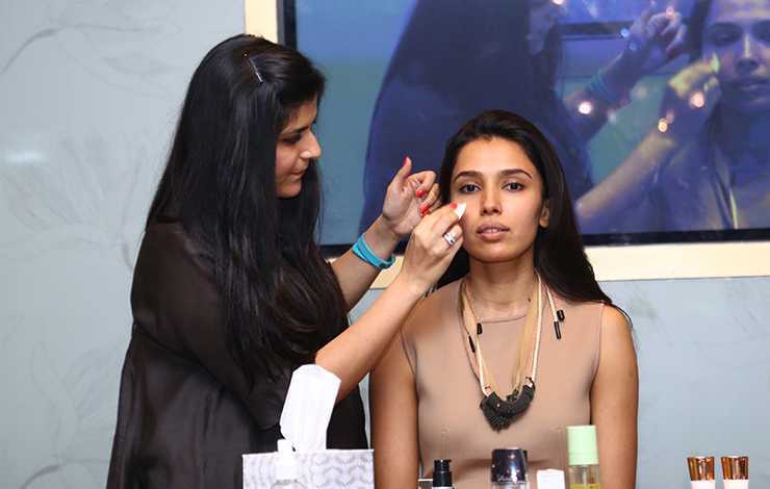 Namrata Soni Makeup Class