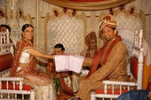 1280422219_Articles_template Gujarati Indian Wedding Ceremony