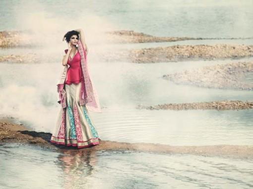 jacqueline-fernandes-indian-bridal-fashion-week2013