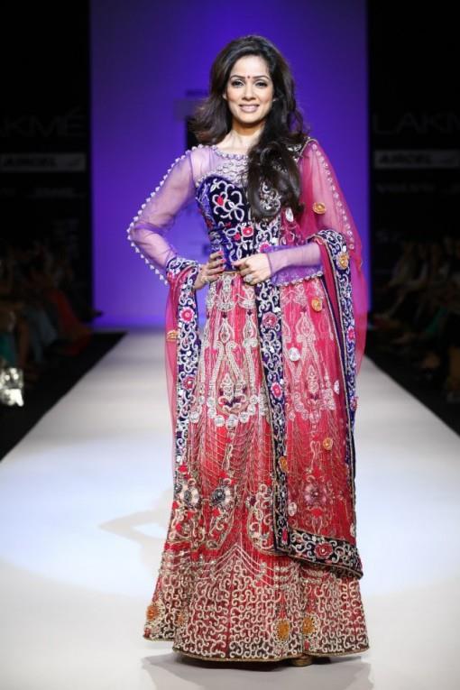 farah firdos lfw 2013 red lengha