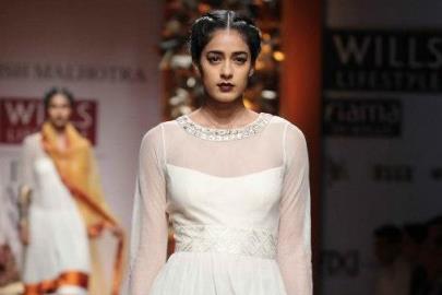 Indian Wedding Fashion from WIFW 2013 by Manish Malhotra 