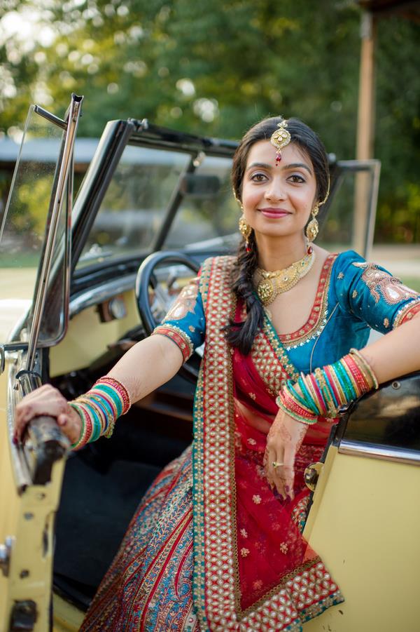 10a-INDIAN-WEDDING-BRIDE-RED-AND-BLUE-PORTRAIT